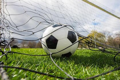 Staropramen Praha nakročil do čtvrtfinále vítězně, doma dal pět gólů